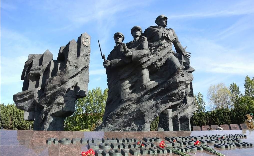 Памятник пограничникам