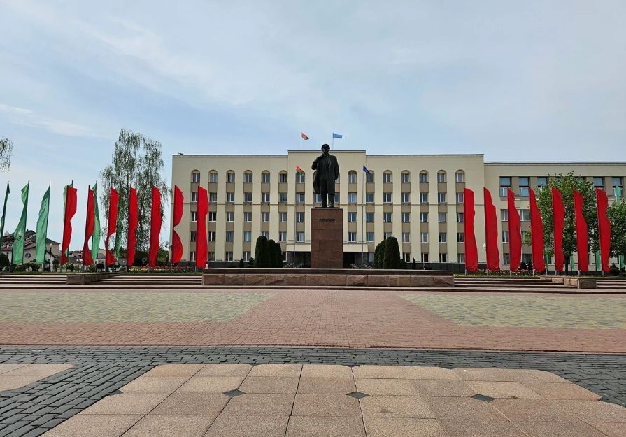 Памятник Ленину