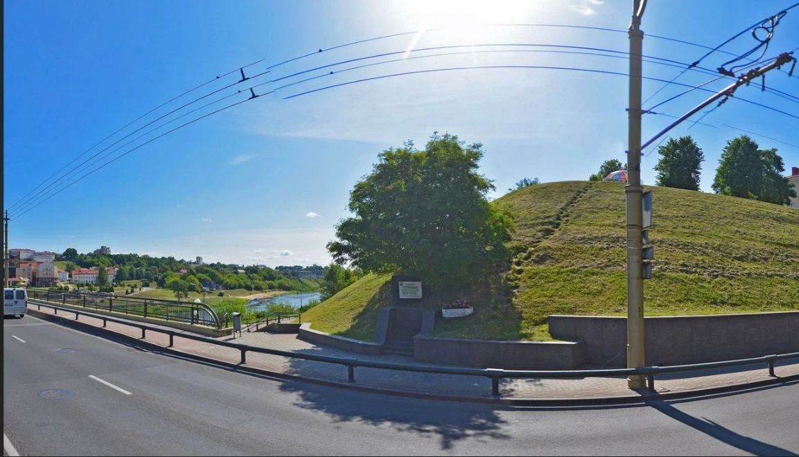 Мемориальная плита Г. А. Горновых